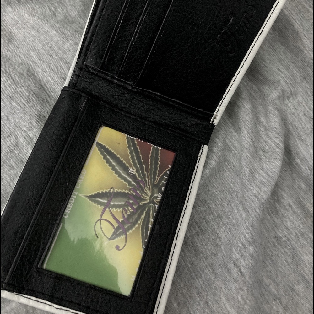Multi-color wallet